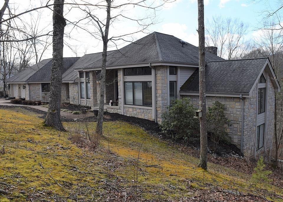 1st image of 142 Kings Ln