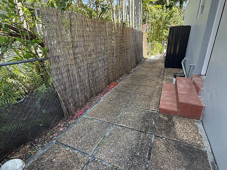 South Dr — Photo 10