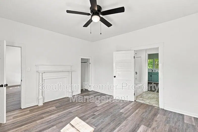 2 bed, 1.0 bath, 1020 sqft, $900 — Photo 3