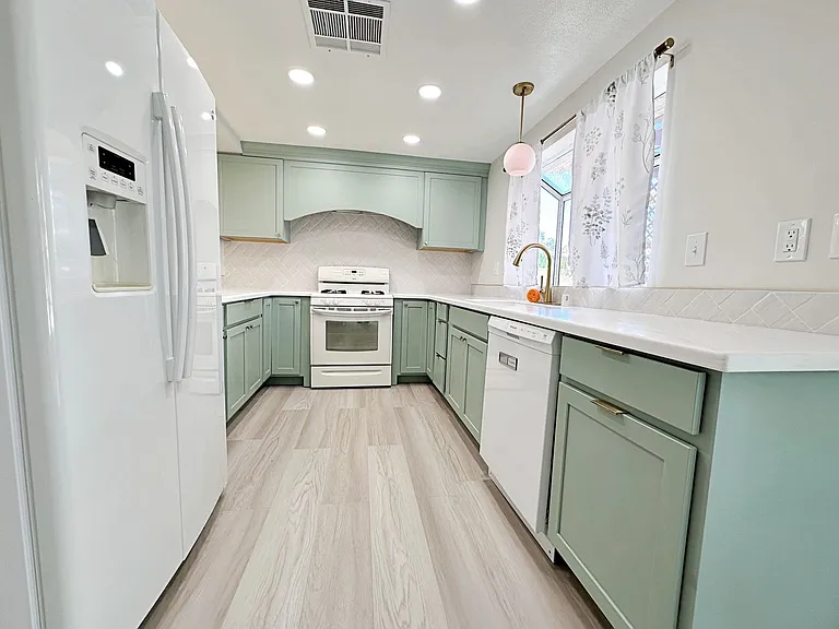 3317 Surfline Dr — Photo 15