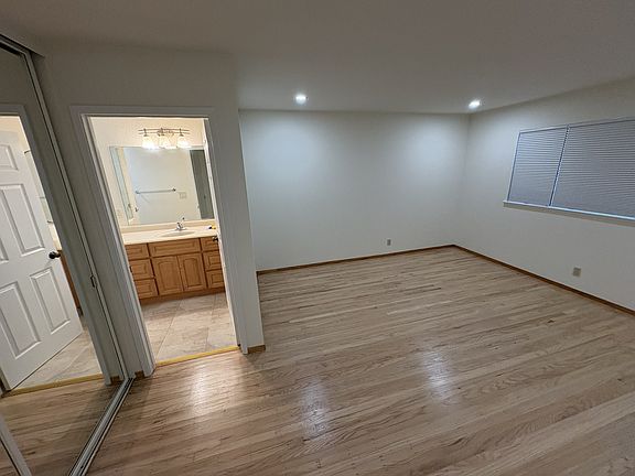 4th image of 10238 N Portal Ave