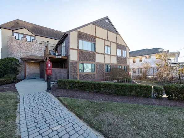 85 E Squantum St APT 13, Quincy, MA 02171