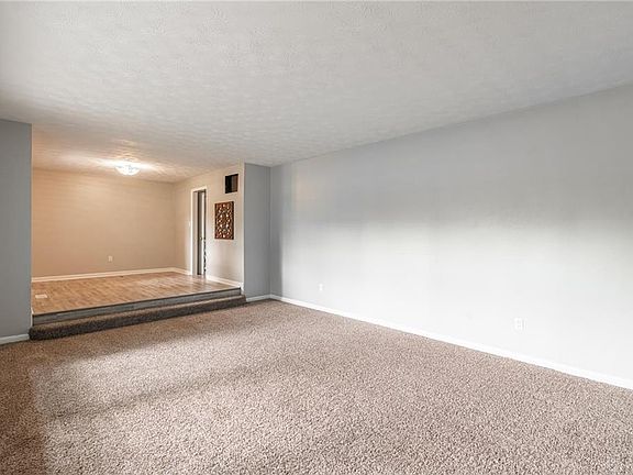 3rd image of 2232 S Linda Dr