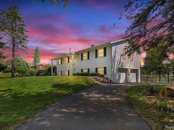 3rd image of 9805 Platt Rd