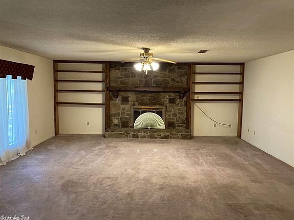 4th image of 4700 Rockwood Dr N