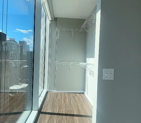 5th image of 205 E Illinois St #3901