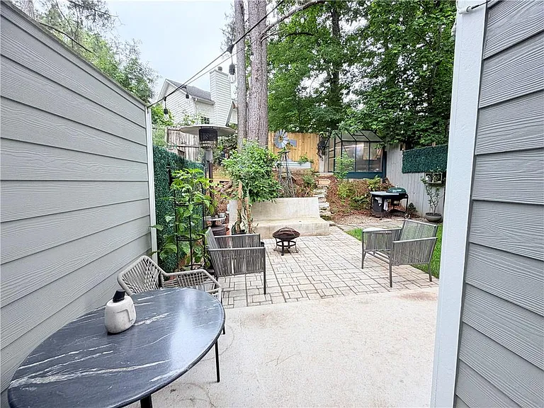 1145 Berkley Dr SE — Photo 32