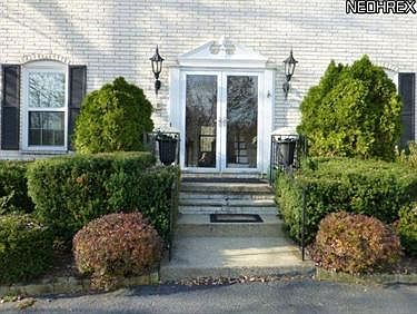 2nd image of 32249 Chestnut Ln