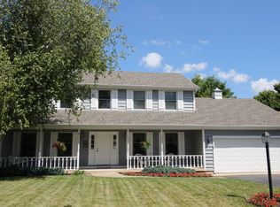 544 S Prairie St, Cary, IL 60013