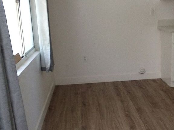 5th image of 1036 N Olive Ave #1024