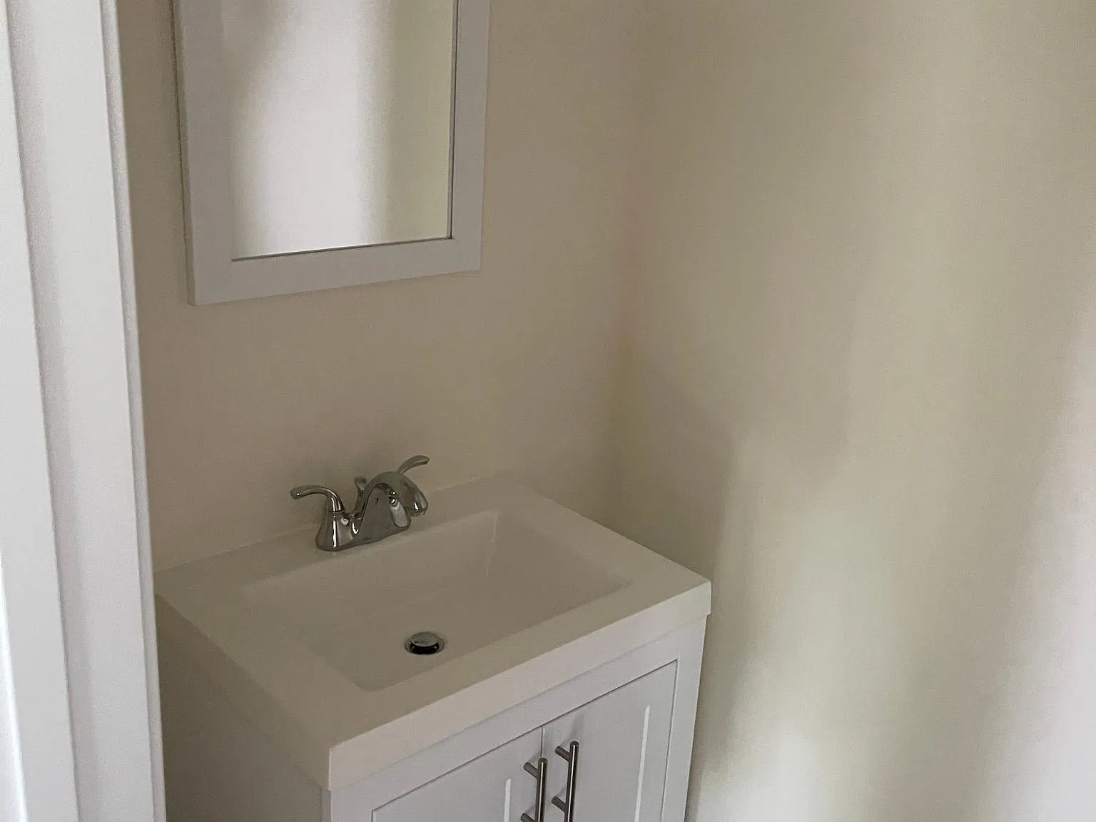 3 bed, 1.5 bath, 1200 sqft, $2,950 — Photo 4