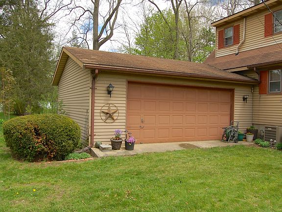 3rd image of 52851 Twin Lake Shore Dr