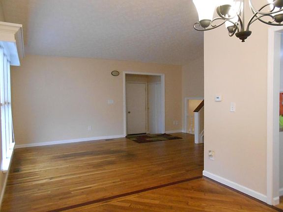 4th image of 3015 Stillmeadow Dr