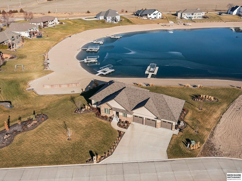 1st image of 21746 Bayshore Dr