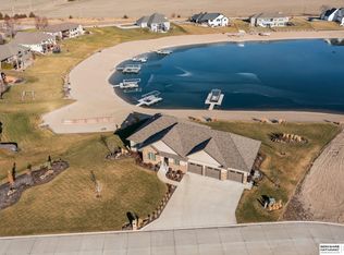 21746 Bayshore Dr, Columbus, NE 68601