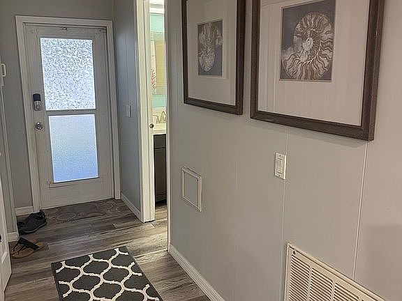 Entry from carport/screened 