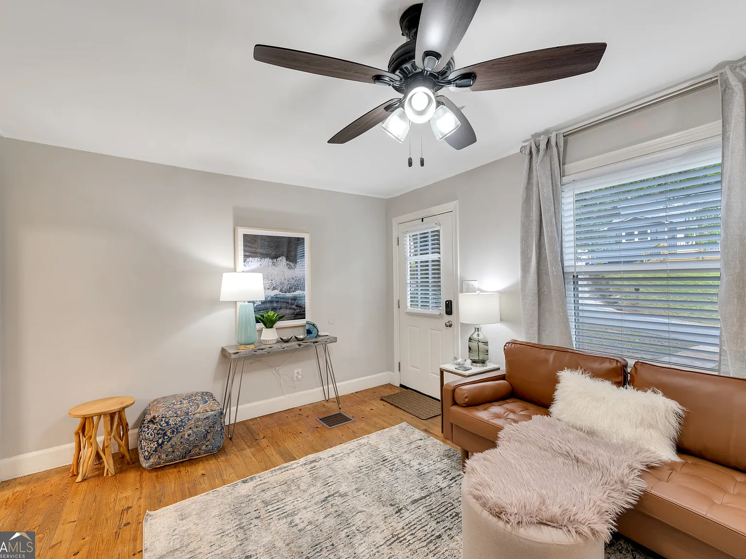 2 bed, 1.0 bath, 975 sqft, $3,600 — Photo 4