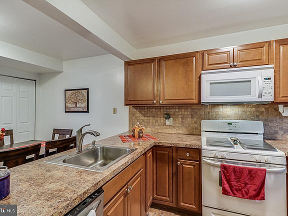 5th image of 109 E Beaver Ct