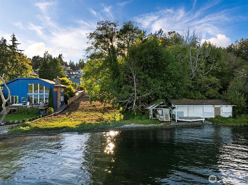 2nd image of 5280 Illahee Road NE