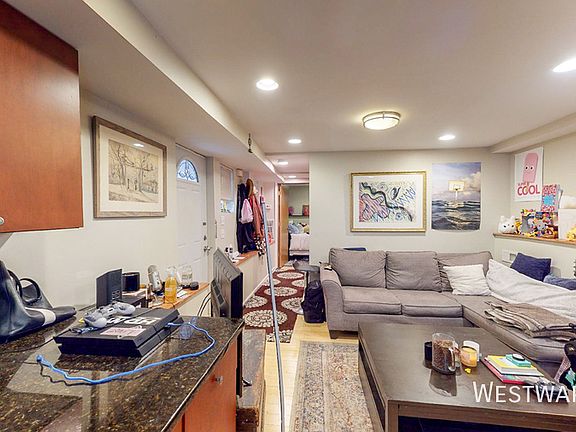 4th image of 1546 N Mohawk St #6