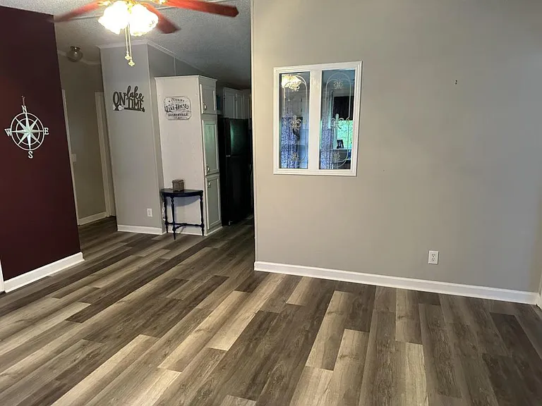 110 Poplar Dr — Photo 4
