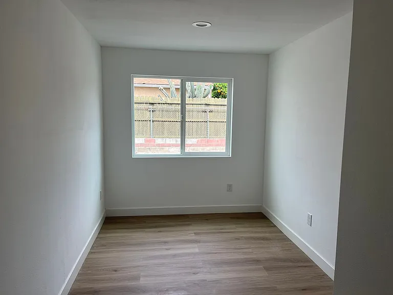 255 S Avenue 55 — Photo 20