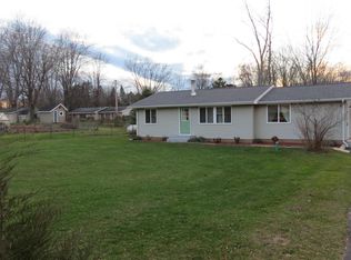 1750 Roslin Rd, Benton Harbor, MI 49022