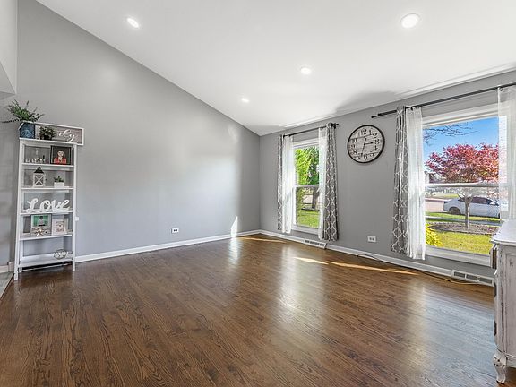 4th image of 100 S Mill Meadow Ln