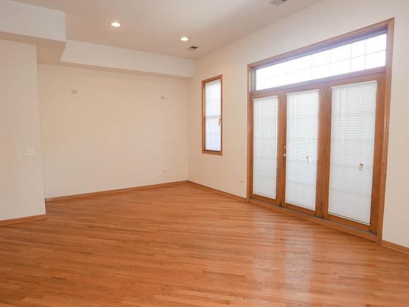 4th image of 2533 N Southport Ave #K3