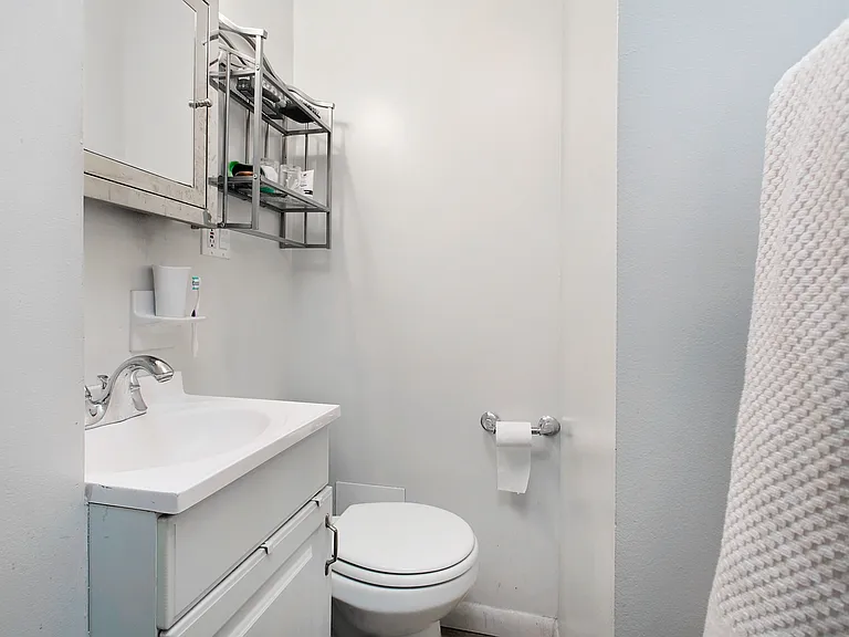 32 W 86th St #1C — Photo 17