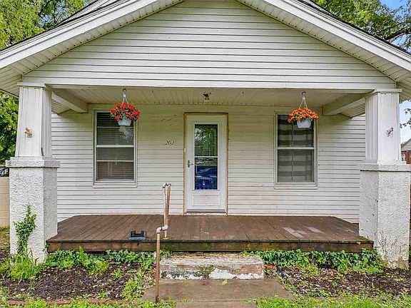 2nd image of 202 E Olive St