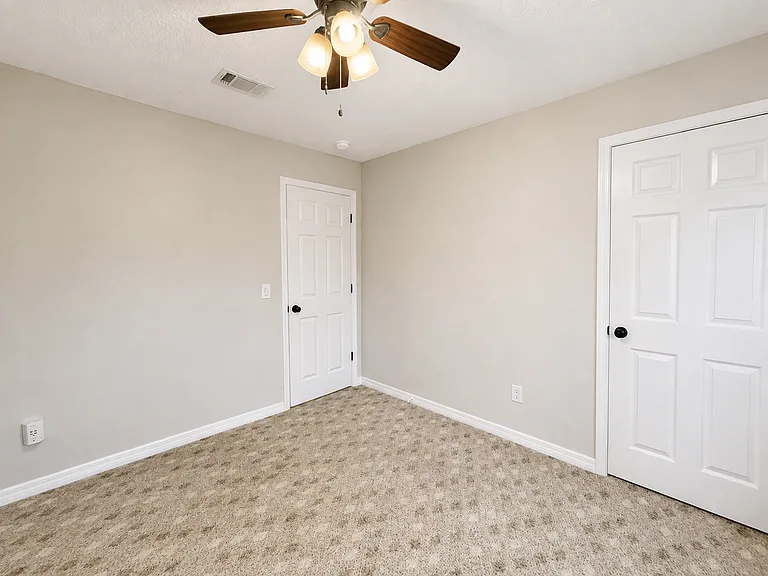 2722 Shalimar Dr — Photo 11