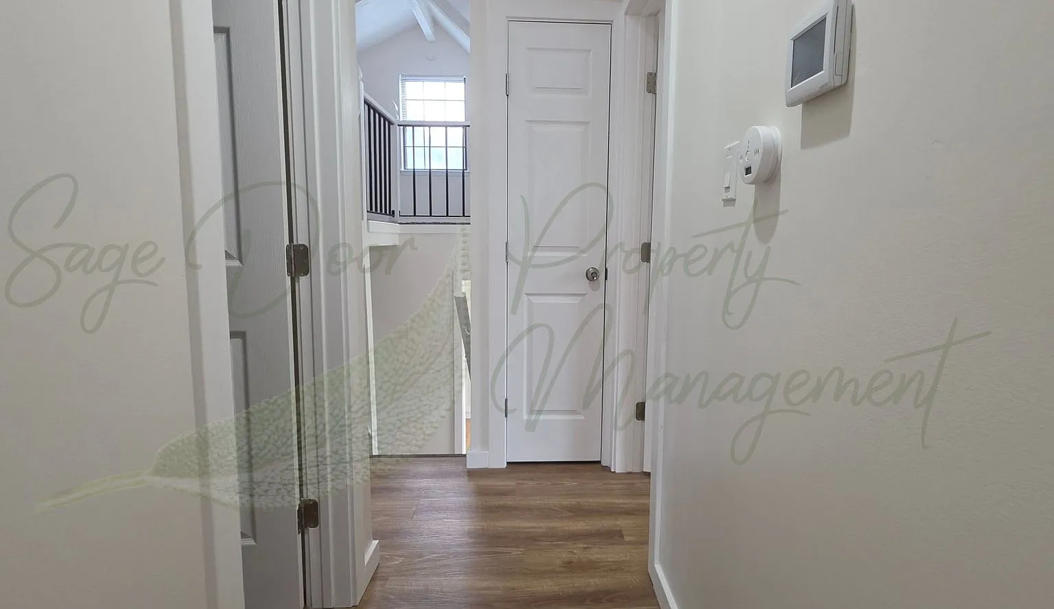 Elegantly Updated Home In Lenexa — Photo 4