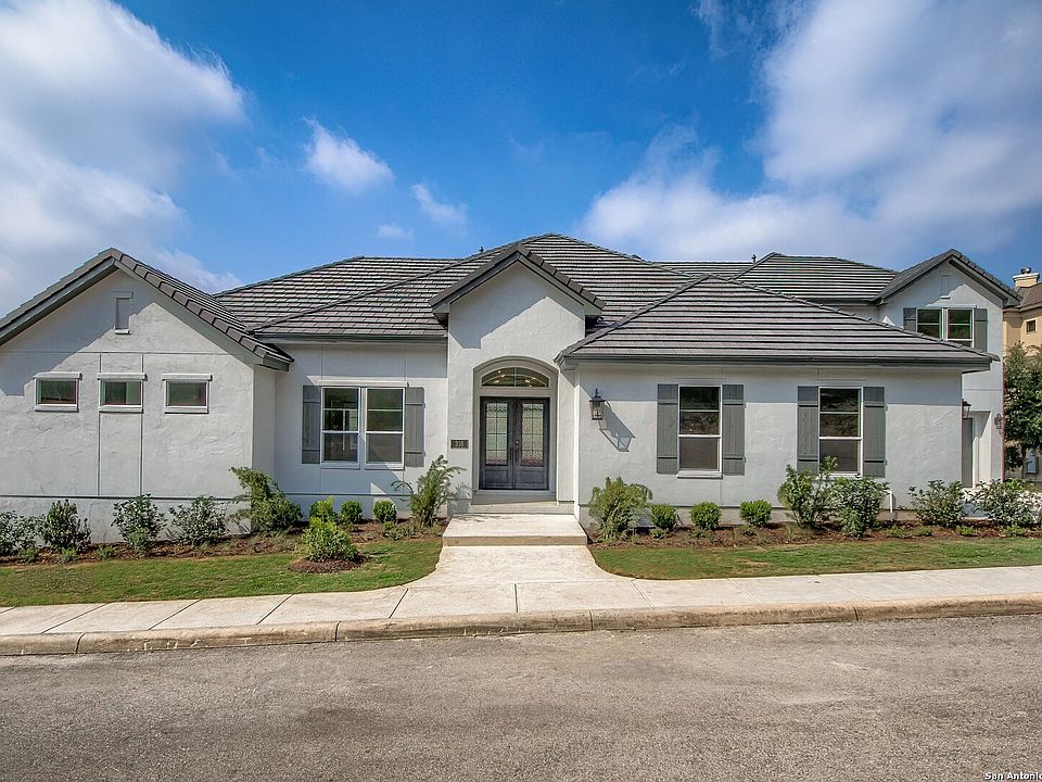 1st image of 318 Majestic Bluff