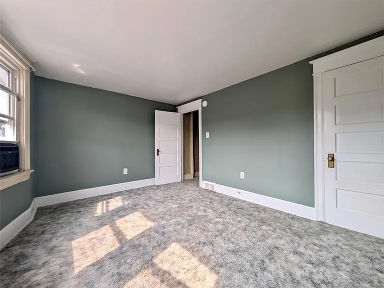 1083 Main St #2 — Photo 13