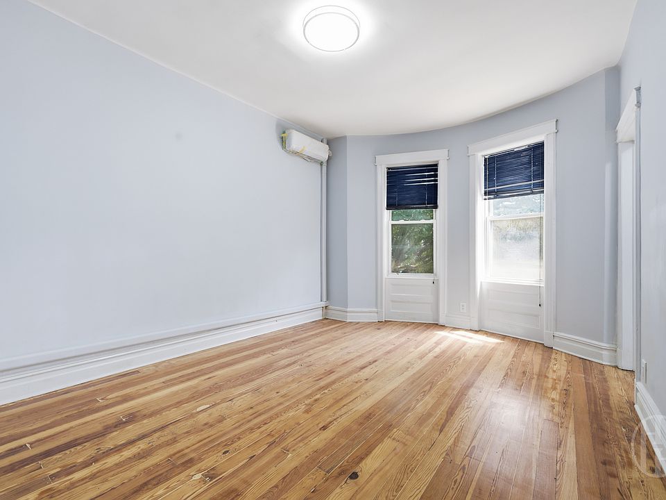 1st image of 204 E 31st St #2