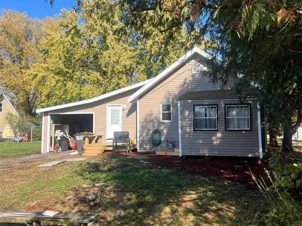 221 Main St W, Saint Clair, MN 56080