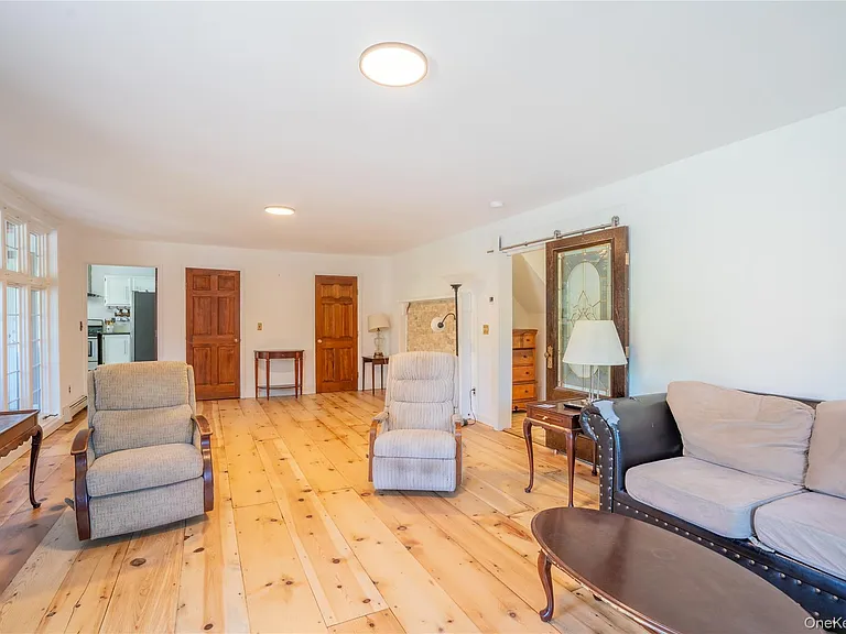 24435 Main Rd — Photo 9