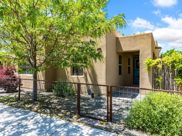 1124 Harrison Rd, Santa Fe, NM 87507