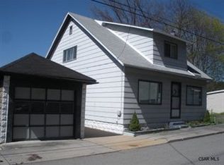 1041 Steel St, Johnstown, PA 15901