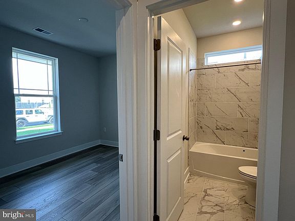 5th image of 32813 Round Rock Beach Cir