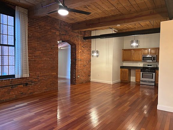Unfurnished ready to move-in