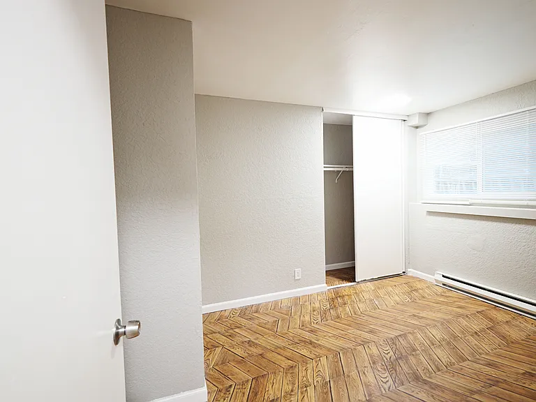 5018 11th Ave NE #D — Photo 11