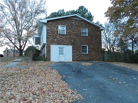 3rd image of 2445 Rychen Dr
