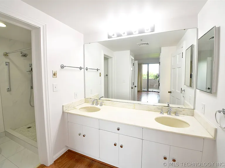 2121 S Yorktown Ave #602 — Photo 21