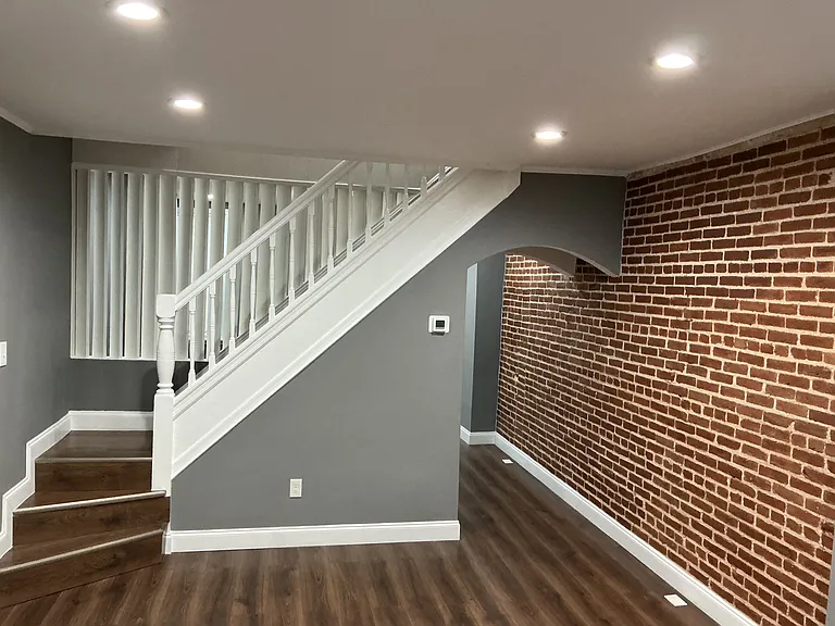 2519 W Fairmount Ave — Photo 38