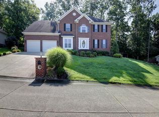 106 Canterbury Cir, Elkview, WV 25071