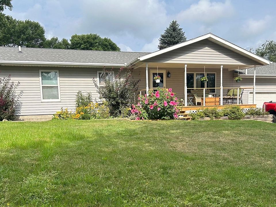 1st image of 107 Skyview E