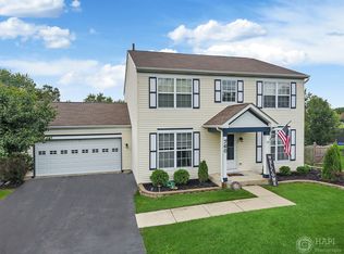 760 Creek Bend Ln, Antioch, IL 60002