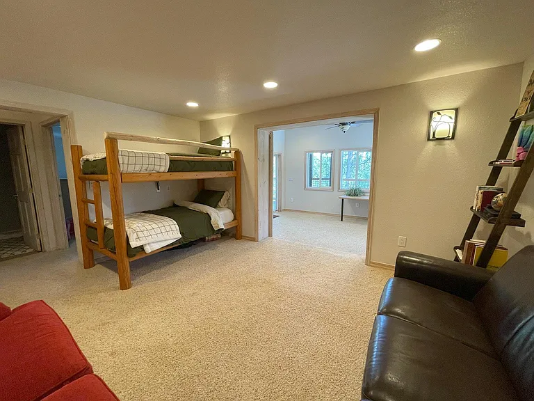 13049 Hillside Dr — Photo 29